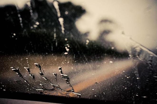 rain-on-windshield-rholinelle-detorres